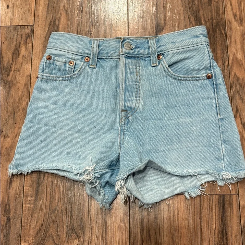 Levis Sz 23 Wedgie Shorts Light Denim Jeans Summer Button Fly - Picture 2 of 10